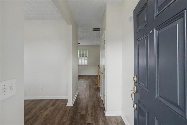 Photo - 980 Windcroft Cir NW