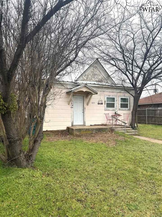 Photo - 225 N Sycamore St Casa