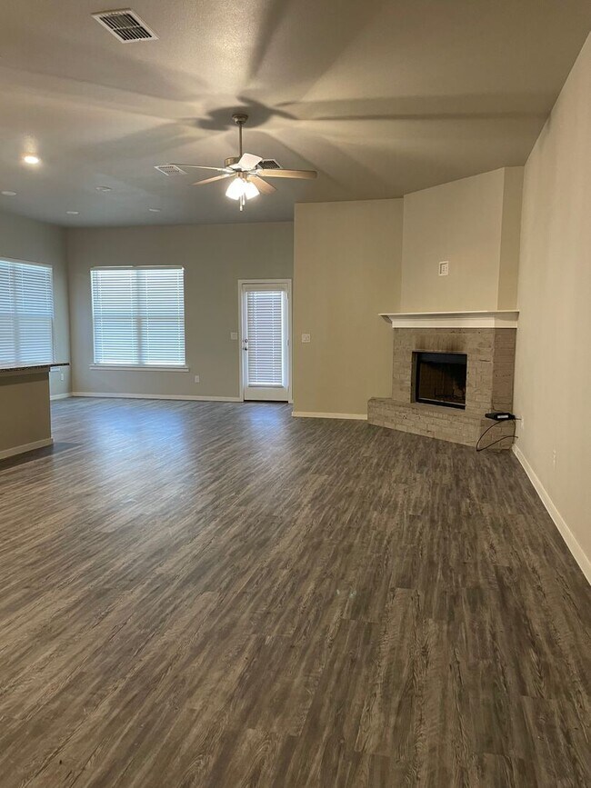 Photo - 4 bed 2 bath - Frenship ISD