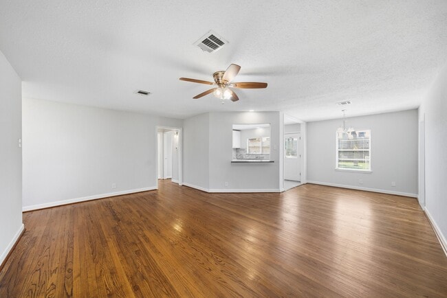 Photo - 8401 Highcrest Dr