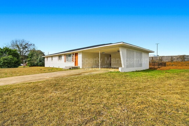 Photo - 105 Maxwell Dr