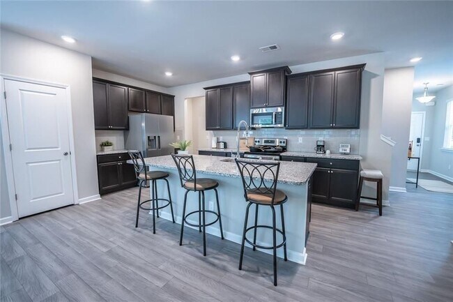 Photo - 454 Burgundy Terrace SE