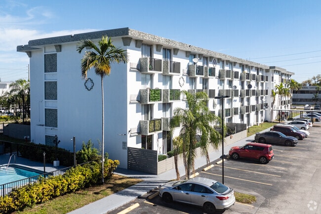 Photo - Golden Gate Apartments