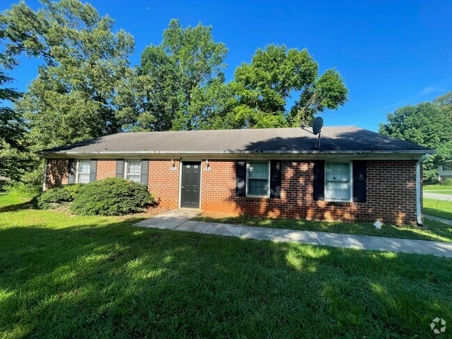 Building Photo - Bedford Duplex Rental