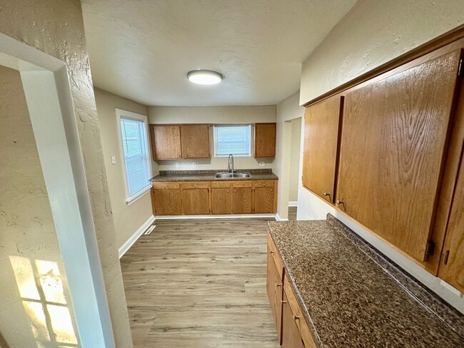 Photo - 1516 Crescent Rd SW