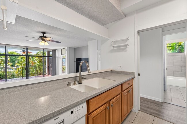 Photo - Kailua - End unit - amenities gallore - 3 bed, 2 bath Available NOW ! Unit 209B