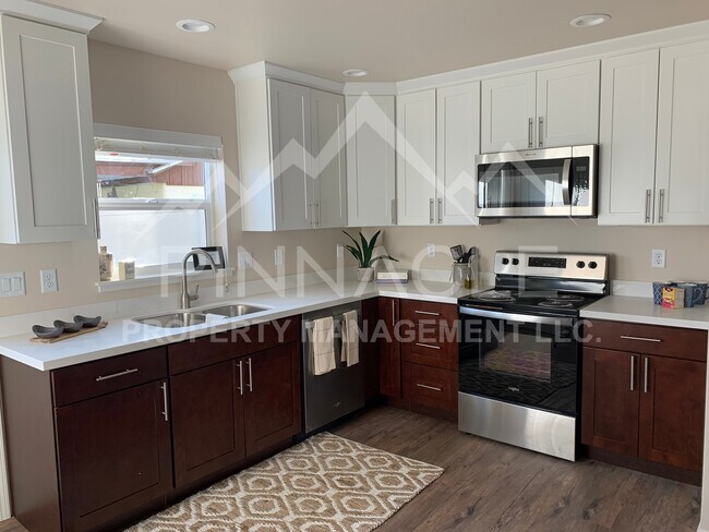 Photo - 615 N 1st St