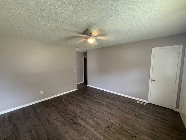 Photo - School St Unidad 233