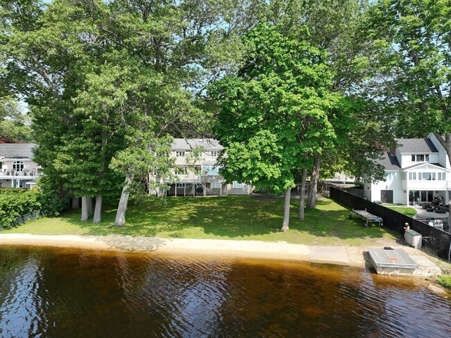 Photo - 12 Williams St