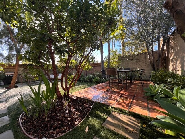 Photo - 1419 Ellsmere Ave