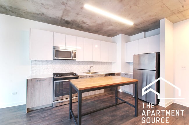 Photo - 1722 W Roscoe St Unit 507