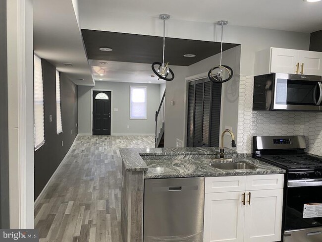 Photo - 1447 Montpelier St