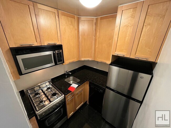 Photo - EAST 36 STREET Unit 6B