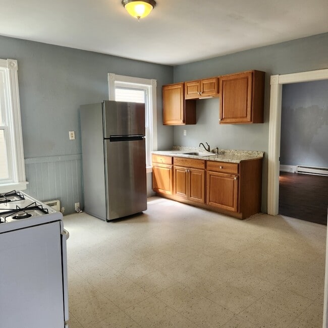 Photo - 25 Hacker St Apartments Unit 2