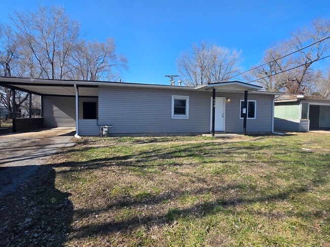 Building Photo - Charming 3-bedroom, 1-bath home in Cahokia!