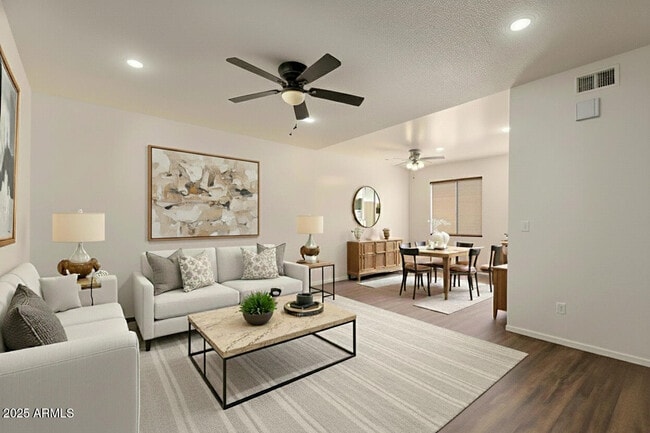 Building Photo - 936 N Revere Unit 202