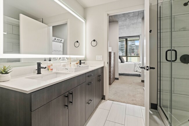 Photo - 1351 W Lake St