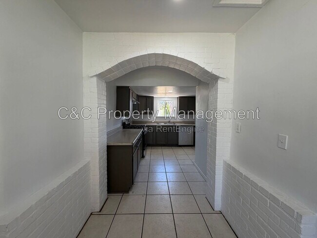 281 W 12th St