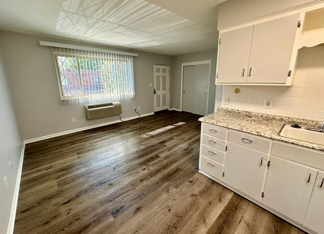 Photo - 204 Souder Ave