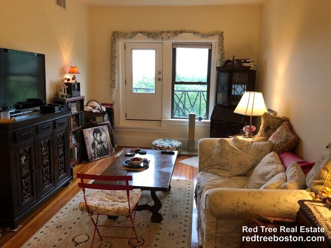 1463 Beacon St Unit 3