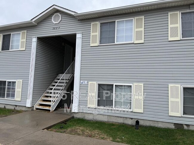 Building Photo - 3625 Centennial Cir Unit 2