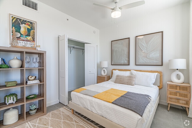 0BR, 1BA.- 485SF