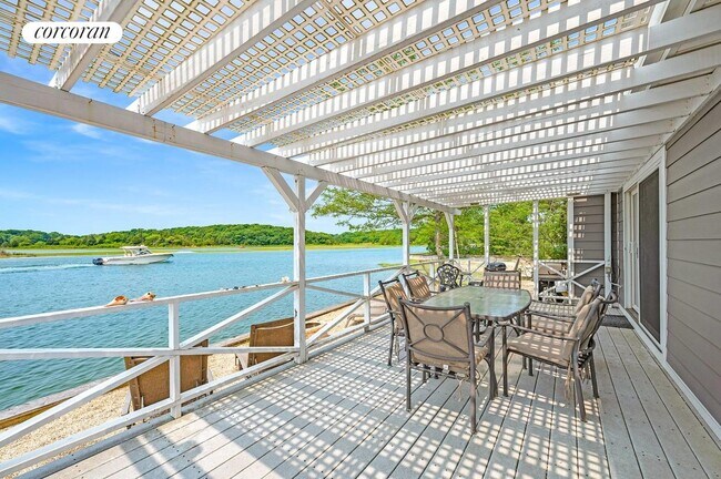 Photo - 286 Towd Point Rd