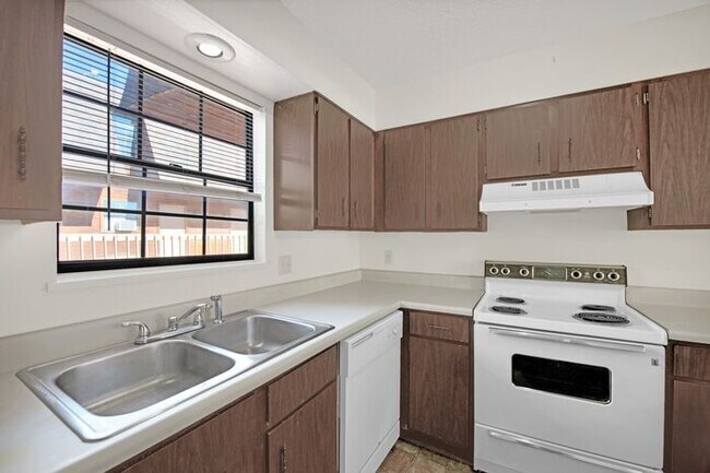 Photo - 2 Bed I Bath Apartment