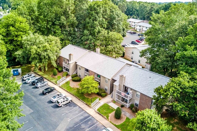 Photo - Hanover Court Apartments