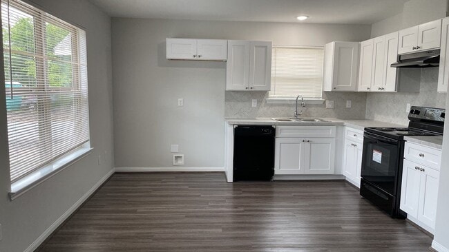 Photo - 312 De Haven St