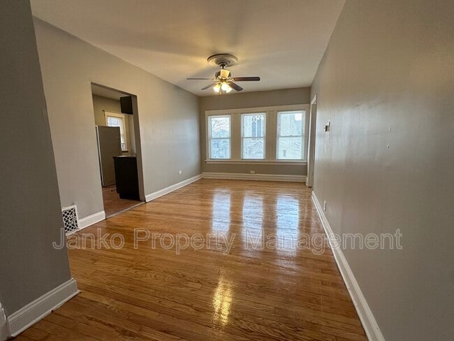 Photo - 856 N Mayfield Ave Unit 2n