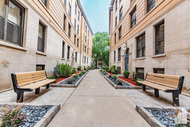 Building Photo - 451 W Belden Ave Unit #20 Rental