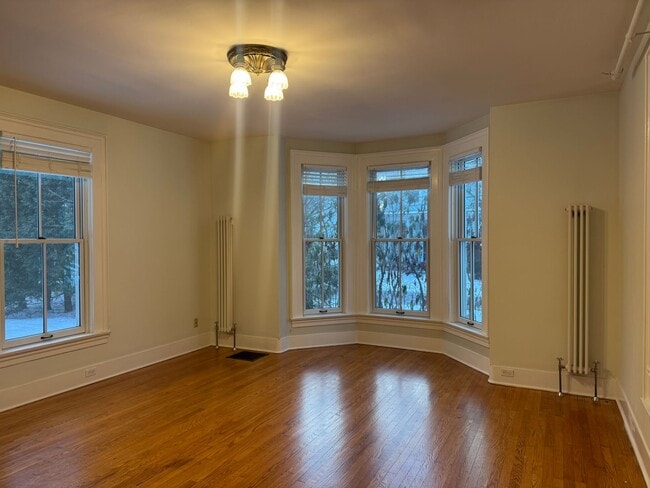 Photo - 3 Bedroom in Downtown Lebanon Unidad Apt. 1