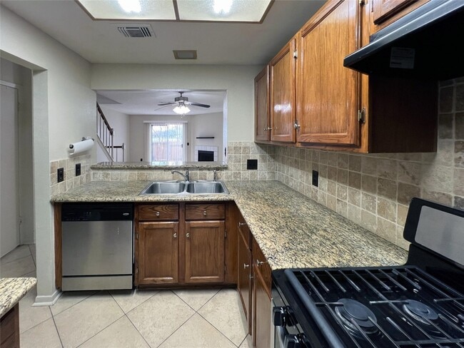 Photo - 2910 Grants Lake Blvd Unidad 704