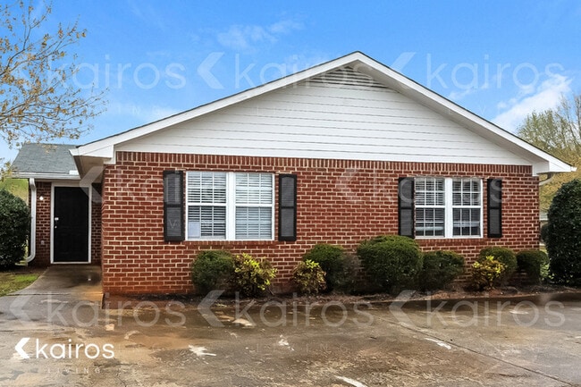 Building Photo - 415 Deer Park Dr