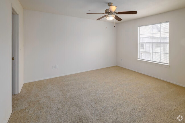 Private Bungalow - 1BR, 1BA - 696SF - Bedroom - Crown Martin Park