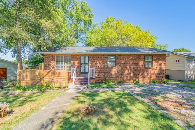 Photo - 2809 Lay Ave