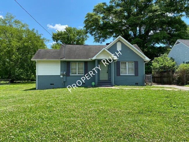 112 N Lovell Ave