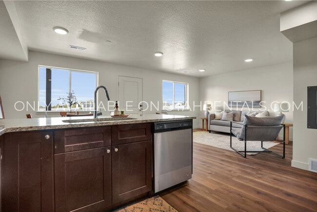 Photo - 456 W Main St