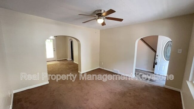 Photo - 303 Lexington Ct