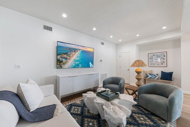 Photo - 169 Pompano St Unidad ID1447114P