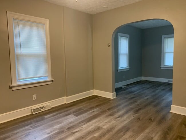 Photo - 816 Cody Ct NW