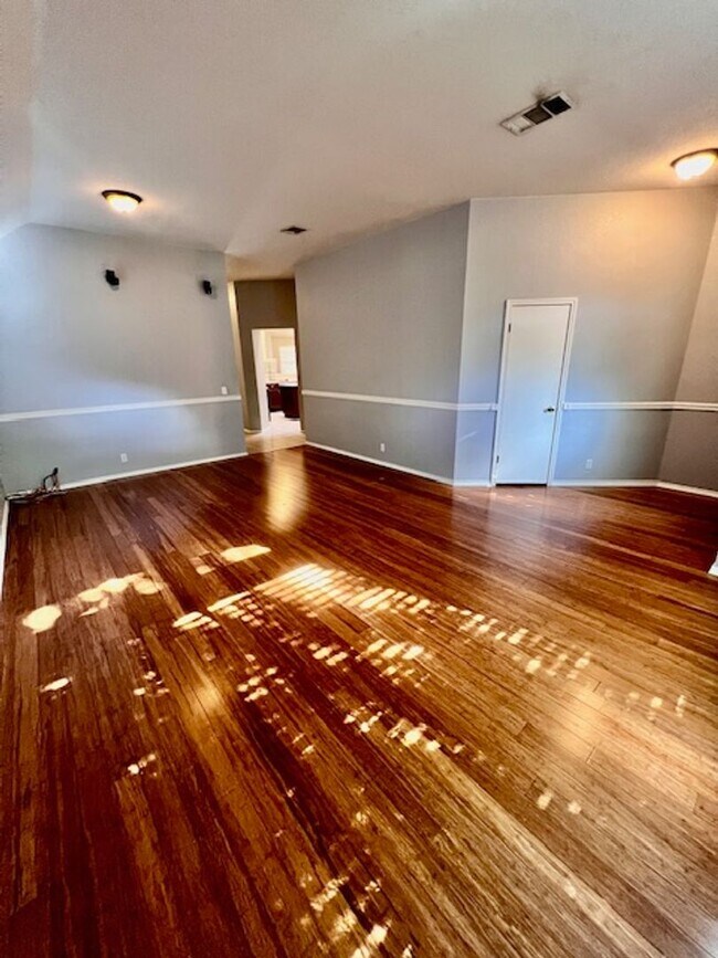 Photo - Steeds Crossing / One Story / 3 bedrooms, 2 bath, 2 living / Pflugerville ISD