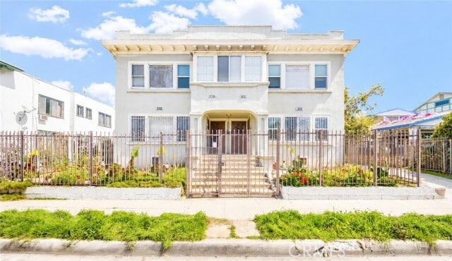 Building Photo - 1308 S Van Ness Ave