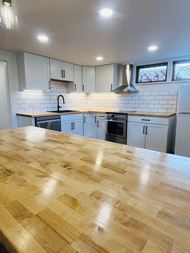 Photo - 1106 S Willson Ave Unit 3