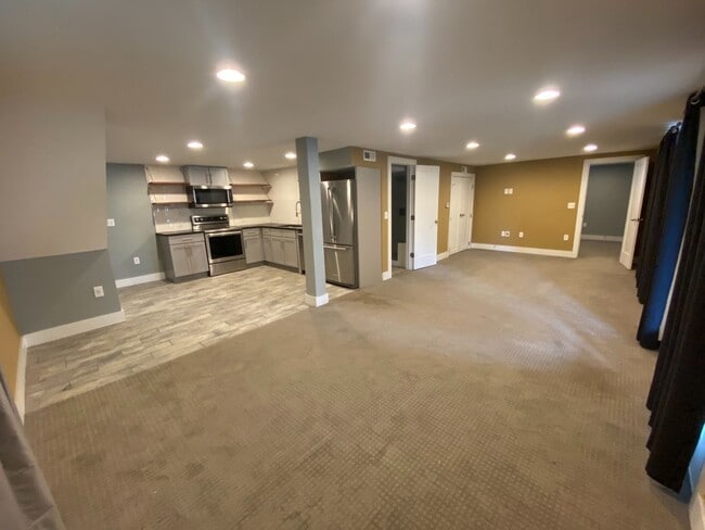 Photo - 615 Continental Dr
