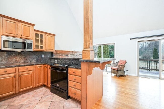 Photo - 200 Brimfield Rd