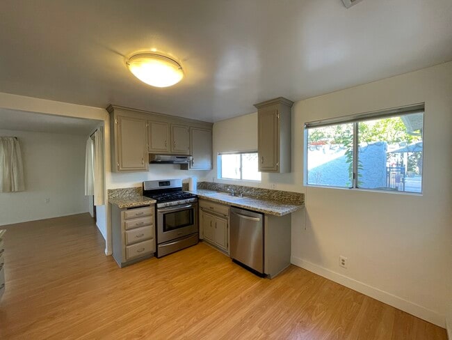 Photo - 5033 Campo Rd