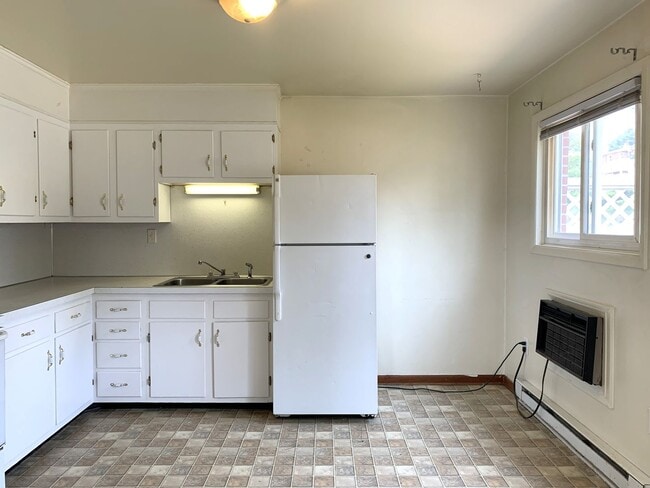 Photo - 835 High St Unit 835 C