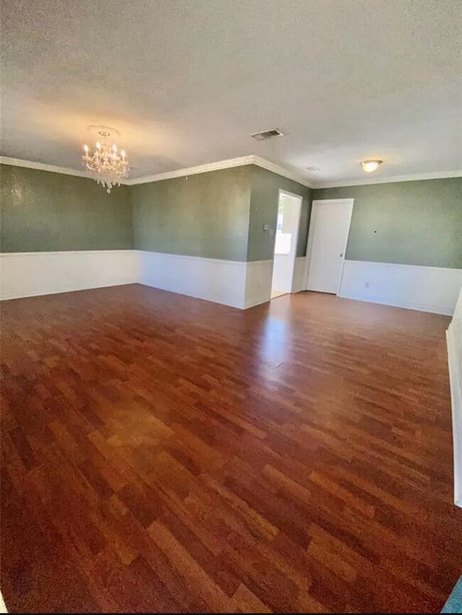 Photo - 2204 Foxcroft Ln